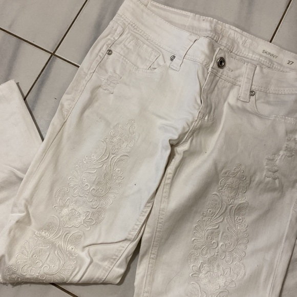 Jeans - Picture 3 of 4